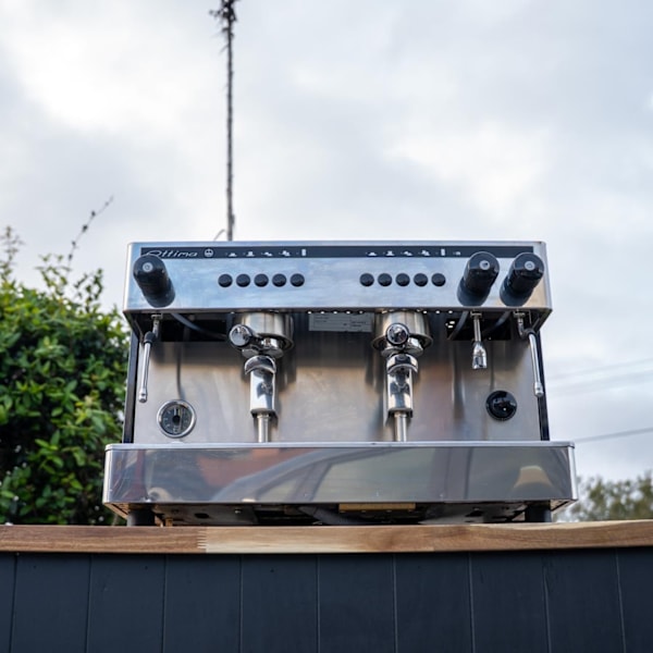 Pre-Loved Futurmat Ottima Excellent Condition 15 Amp – Built-In Pump