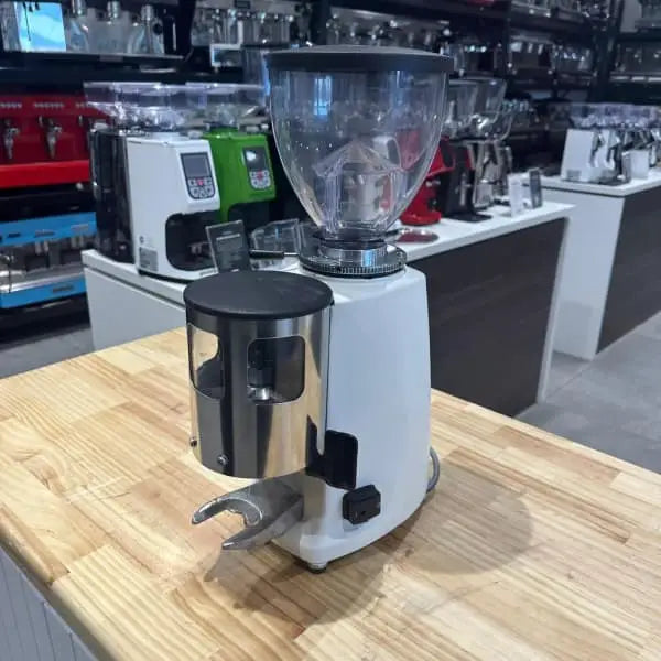 Clean Mazzer Mini Manual Pre Owned In White