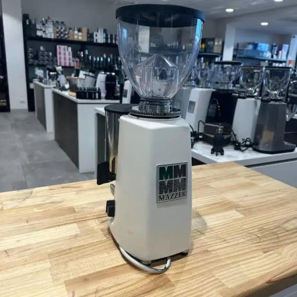 Clean Mazzer Mini Manual Pre Owned In White