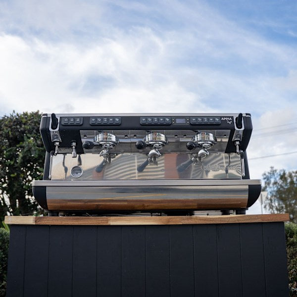 Pre Loved 3 Group Nuova Simoneli Appia XT Commercial Coffee Machine