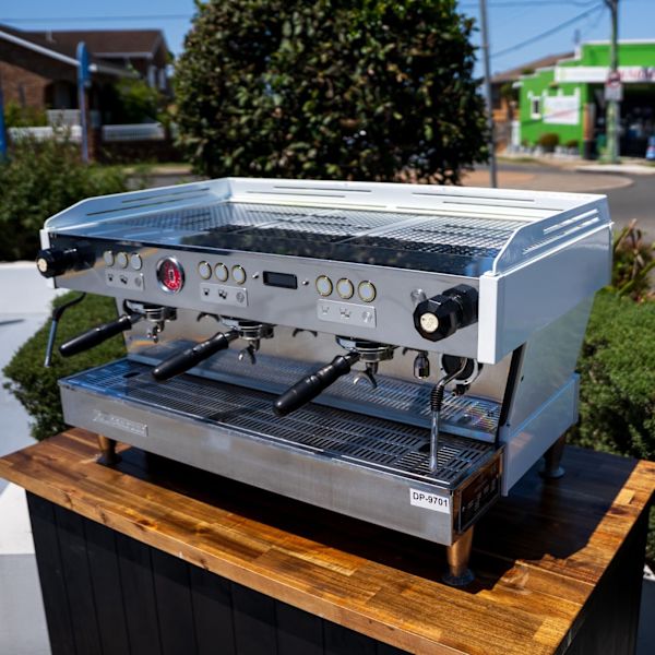 Late Model Pre-Loved 3 Group La Marzocco PB – Tall Cup | Gloss White