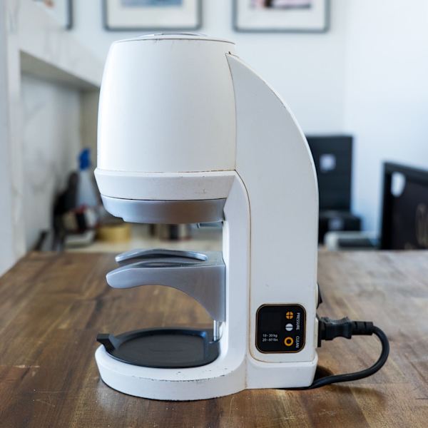 Second Hand Puqpress Q2 Automatic Tamper White Serviced Low Use