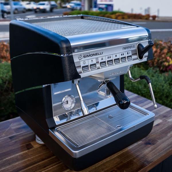 Ex-Demo 10 Amp Nuova Simonelli Appia 1 Group Tall Cup – Built-In Pump