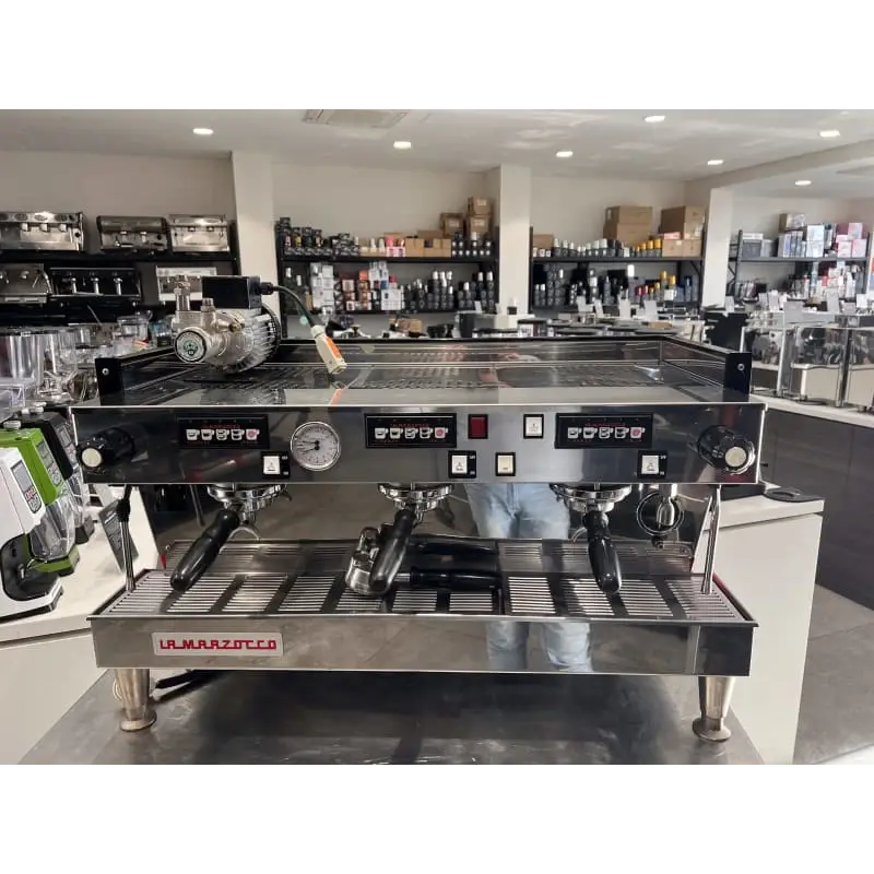 As New RED 3 Group La Marzocco Linea AV Commercial Coffee