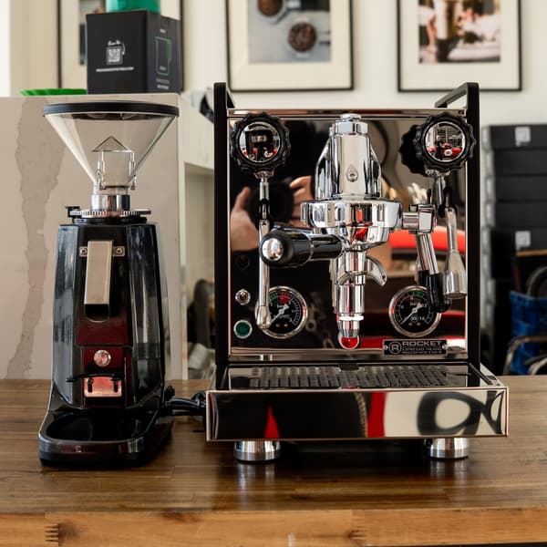 Rocket Mozzafiato Cronometro R Coffee Machine In Black Package