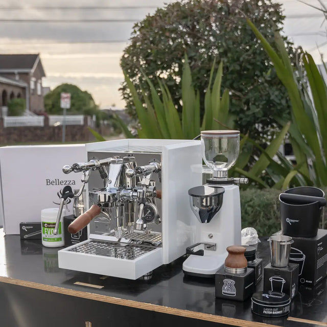 Bellezza Francesca in custom white with Piccola grinder package