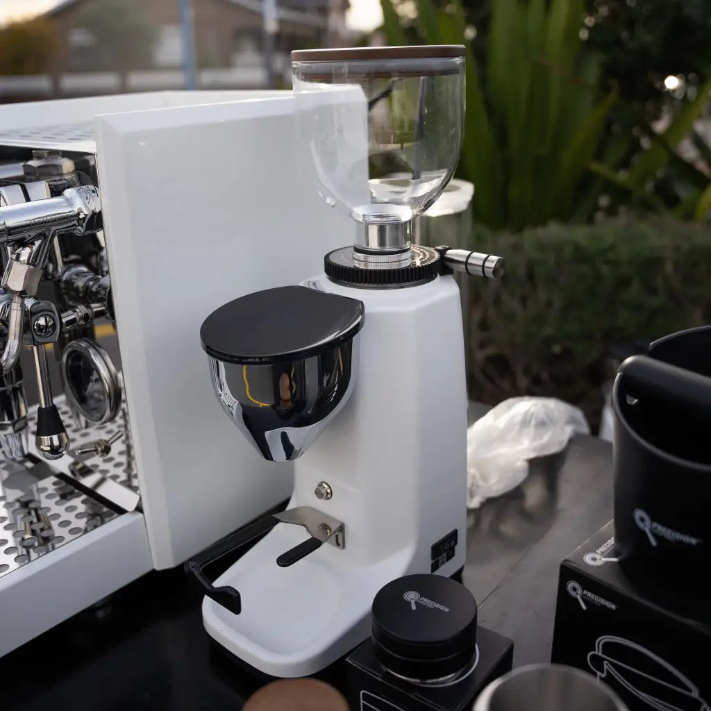 Bellezza Francesca in Custom White With Piccola Grinder &