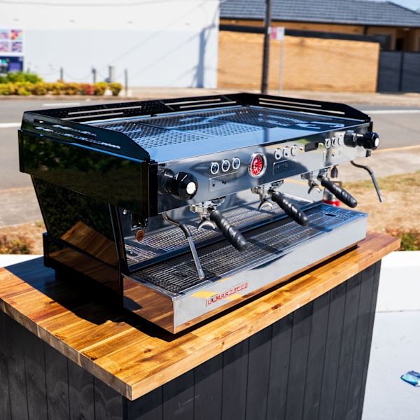 Stunning Late-Model La Marzocco Linea PB – 3 Group (Pearl Green)