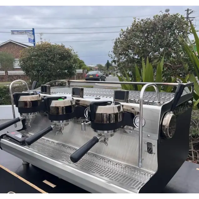 CUSTOM Ex Demo Synesso MVP HYDRA 3 Group Commercial Coffee