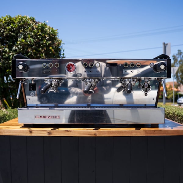 STUNNING 3 Group La Marzocco Pb Custom Black & Timber