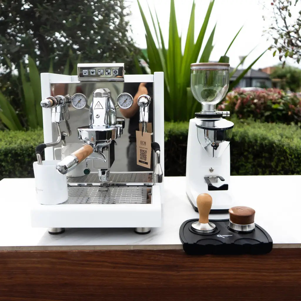 ECM ELEKTRONIKA CUSTOM WHITE & PICCOLA BELLEZZA GRINDER +