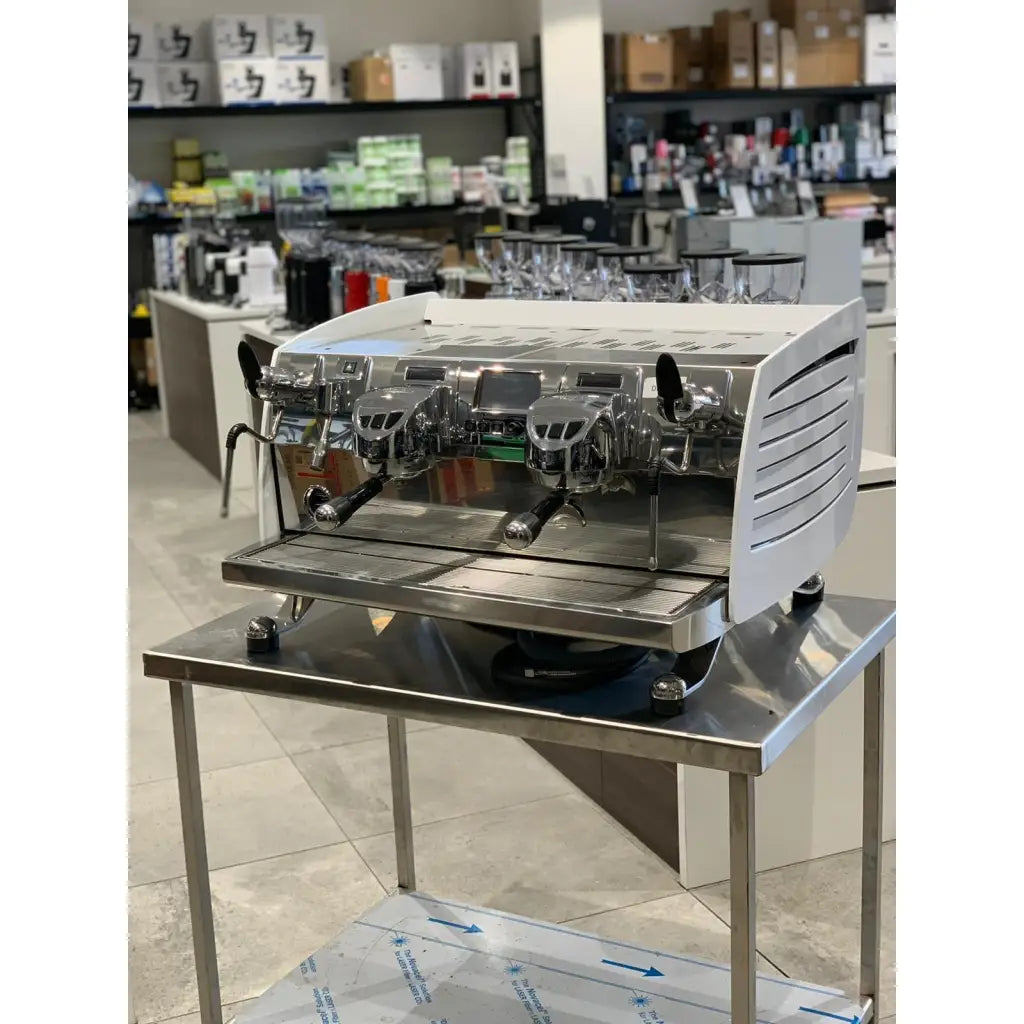 Nuova Simonelli Immaculate 2 Group Late model black Eagle -