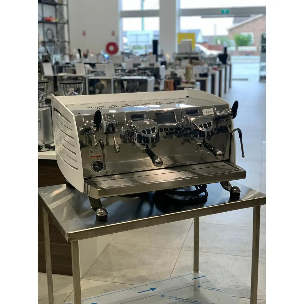 Nuova Simonelli Immaculate 2 Group Late model black Eagle -