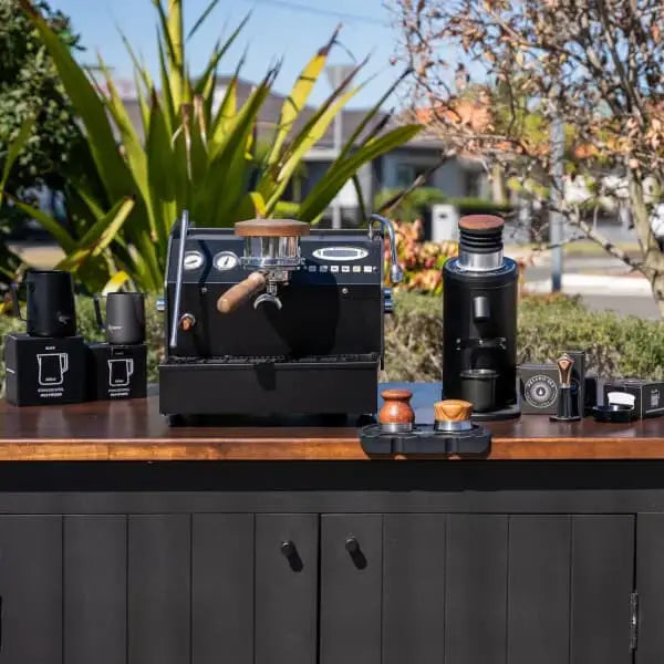 Stunning La Marzocco & DF64 Coffee Machine & Accessories