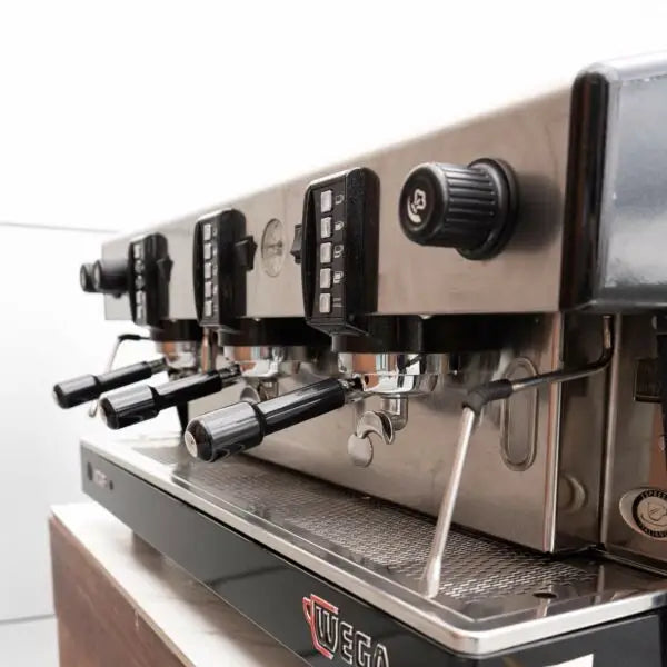 Stunning Serviced 3 Group Wega Commercial Cafe Coffee